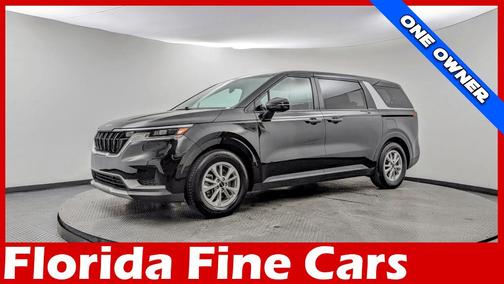 2024 Kia Carnival LX