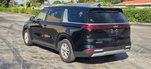 2024 Kia Carnival LX
