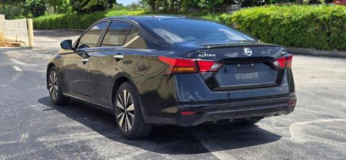 2021 Nissan Altima 2.5 SV