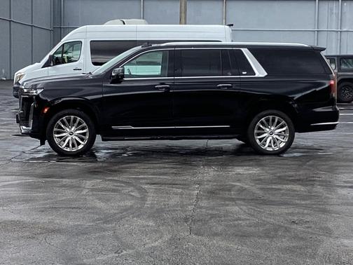 2022 Cadillac Escalade ESV Premium Luxury