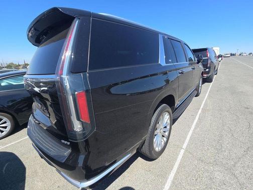 2022 Cadillac Escalade ESV Premium Luxury