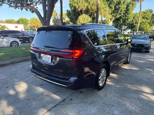 2021 Chrysler Pacifica Touring-L