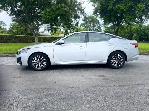 2023 Nissan Altima 2.5 SV