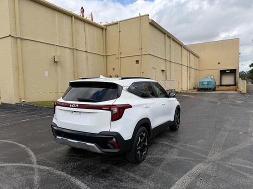 2024 Kia Seltos EX