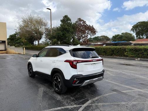 2024 Kia Seltos EX