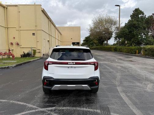 2024 Kia Seltos EX