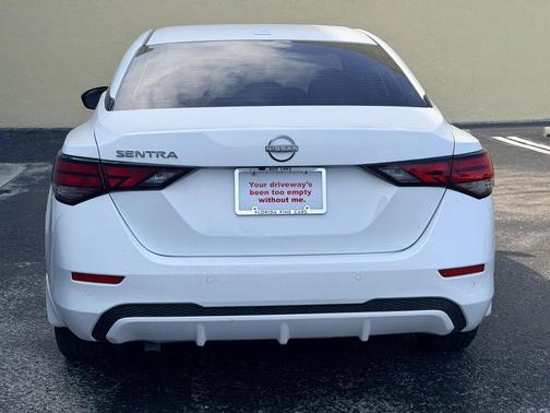 Cloud White 2025 Nissan Sentra SV