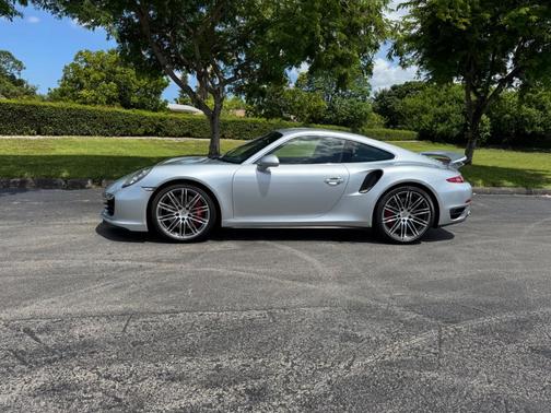 2015 Porsche 911 Turbo