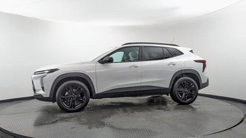 Summit White 2025 Chevrolet Trax ACTIV