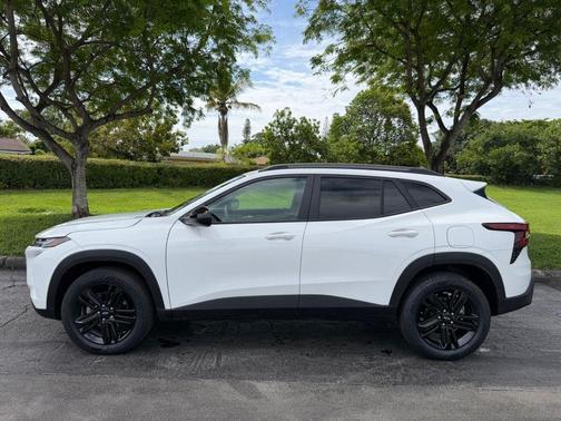 Summit White 2025 Chevrolet Trax ACTIV
