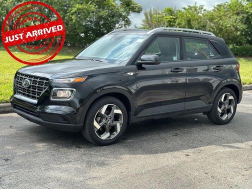 Onyx Black 2024 Hyundai VENUE SEL