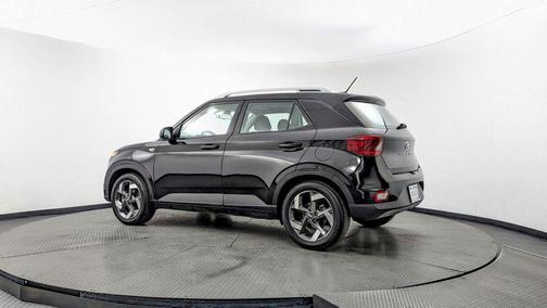 Onyx Black 2024 Hyundai VENUE SEL
