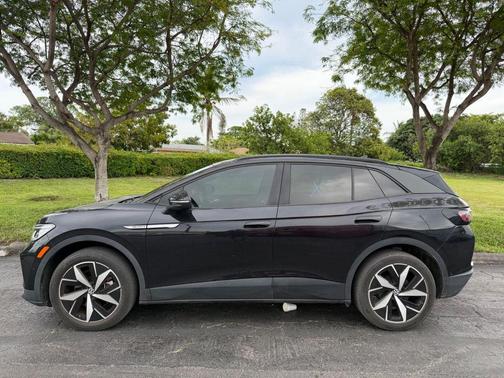 Deep Black Pearl Effect 2023 Volkswagen ID.4 Pro S