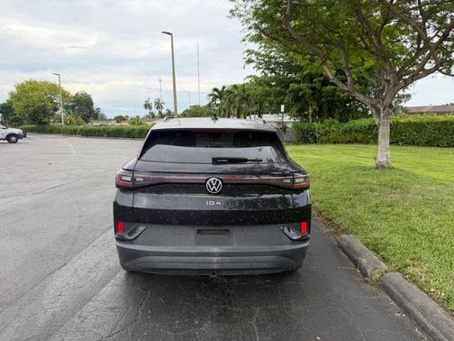 Deep Black Pearl Effect 2023 Volkswagen ID.4 Pro S