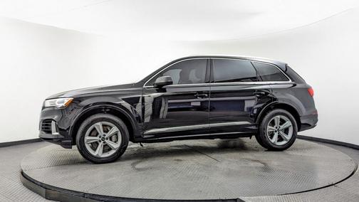 Mythos Black Metallic 2022 Audi Q7 55 Premium