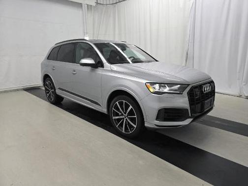 2022 Audi Q7 55 Premium Plus