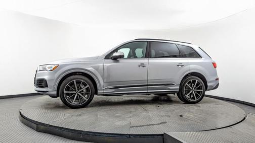 2022 Audi Q7 55 Premium Plus