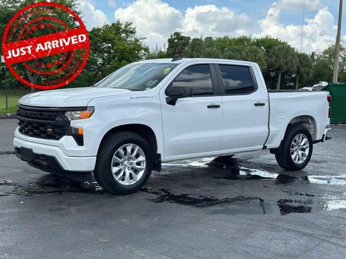 Summit White 2022 Chevrolet Silverado 1500 Custom