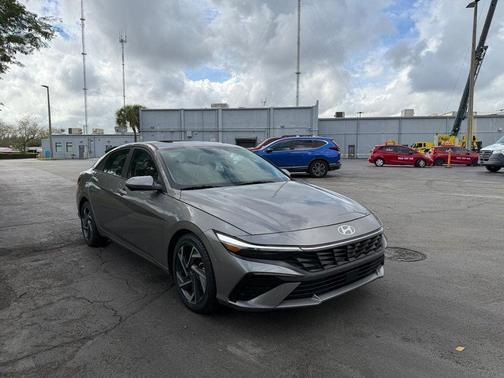 2024 Hyundai ELANTRA Limited