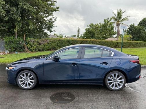 2024 Mazda Mazda3 FWD w/Preferred Package