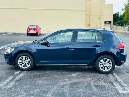 2016 Volkswagen Golf TSI S 4-Door