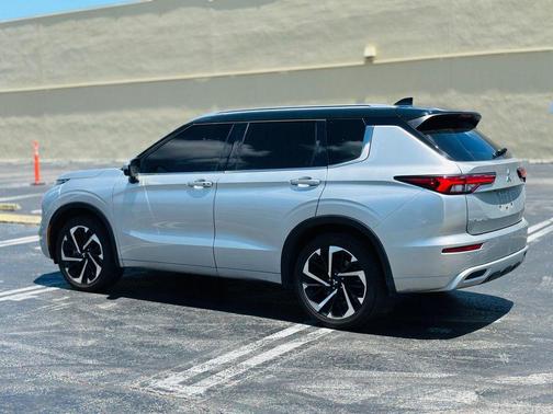 2023 Mitsubishi Outlander SEL Black Edition