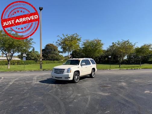 White Diamond Tri-Coat 2013 Cadillac Escalade Premium