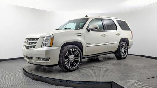 White Diamond Tri-Coat 2013 Cadillac Escalade Premium