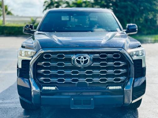 2023 Toyota Tundra Hybrid Platinum