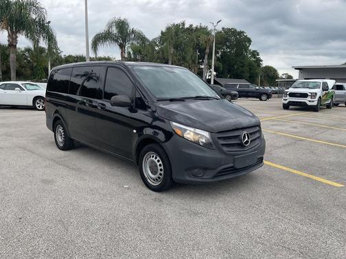 Obsidian Black Metallic 2019 Mercedes-Benz Metris Base