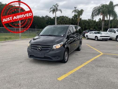 Obsidian Black Metallic 2019 Mercedes-Benz Metris Base