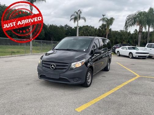 Obsidian Black Metallic 2019 Mercedes-Benz Metris Base