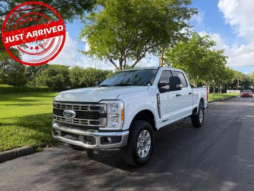 Oxford White 2024 Ford F-250 XLT