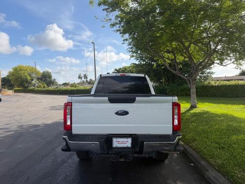 Oxford White 2024 Ford F-250 XLT