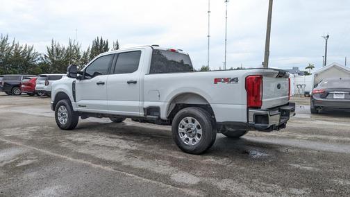Oxford White 2024 Ford F-250 XLT