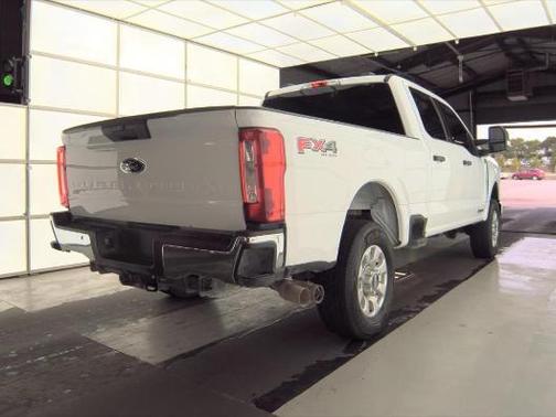 Oxford White 2024 Ford F-250 XLT