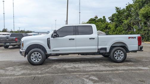 Oxford White 2024 Ford F-250 XLT