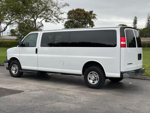 2023 Chevrolet Express 3500 LT
