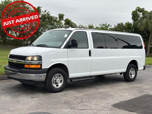 2023 Chevrolet Express 3500 LT