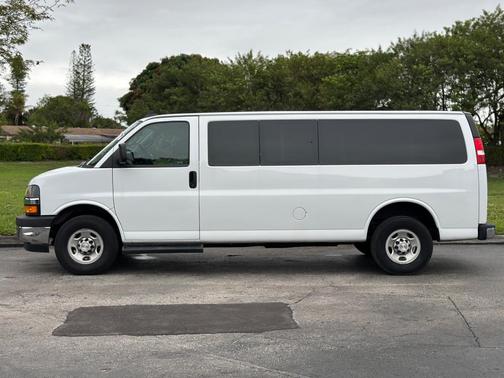 2023 Chevrolet Express 3500 LT