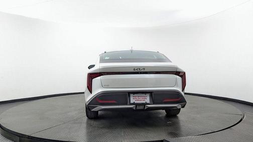 Snow White Pearl 2025 Kia K4