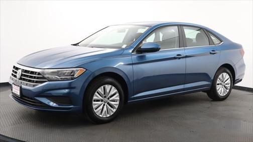 Photo 2 of 36 of 2020 Volkswagen Jetta 1.4T S