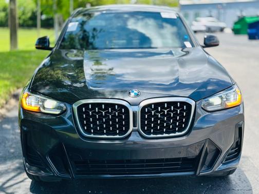 2022 BMW X4 xDrive30i