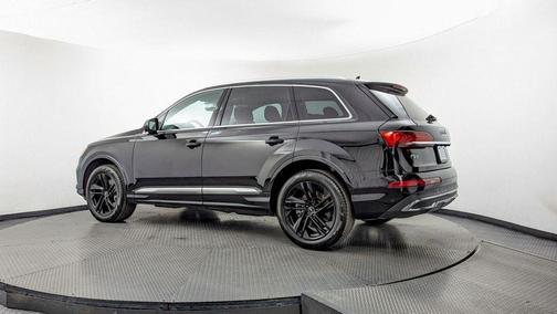 2022 Audi Q7 55 Premium Plus