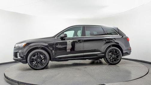 2022 Audi Q7 55 Premium Plus
