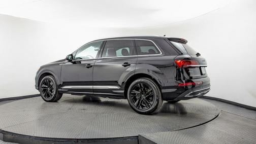 2022 Audi Q7 55 Premium Plus