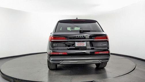 2022 Audi Q7 55 Premium Plus