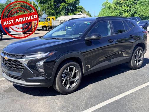 Mosaic Black Metallic 2026 Chevrolet Trax LT