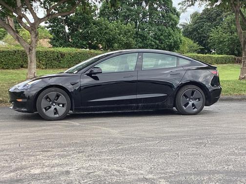 2022 Tesla Model 3 Base