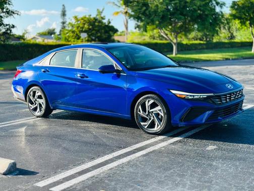 2024 Hyundai ELANTRA Limited